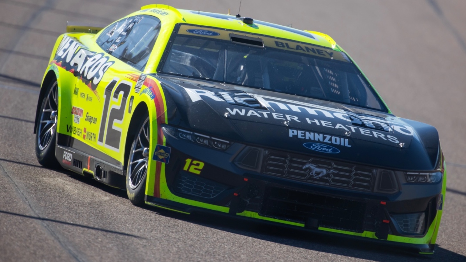 Kevin Harvick explains how Ryan Blaney could have been better at Phoenix