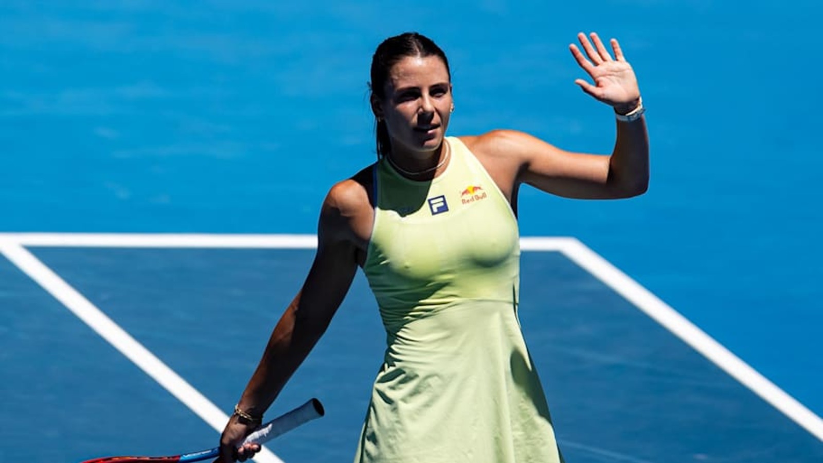 Emma Navarro Advances to Australian Open QF, Survives in Three Sets ...