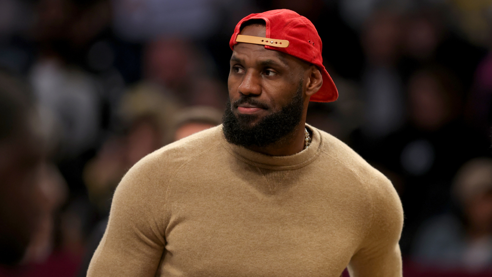 https://www.yardbarker.com/media/5/3/53a7cd2edb9356501ccfd49d88fab4892287e491/thumb_16x9/worrying-update-on-lebron-james-groin-injury.jpg?v=1